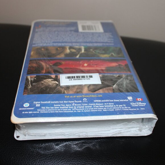 3/$55❤️sealed Walt Disney Pictures DINOSAUR (2000) White Clamshell VHS 2001 Epic - Picture 5 of 6